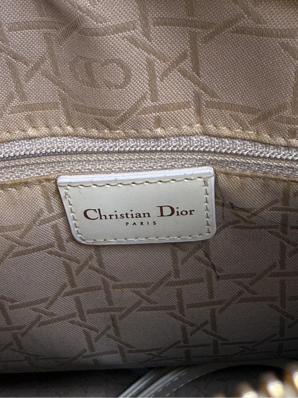 Christian Dior Vintage Lady Dior Large Cream Patent Leather Handbag - Picture 14 of 15
